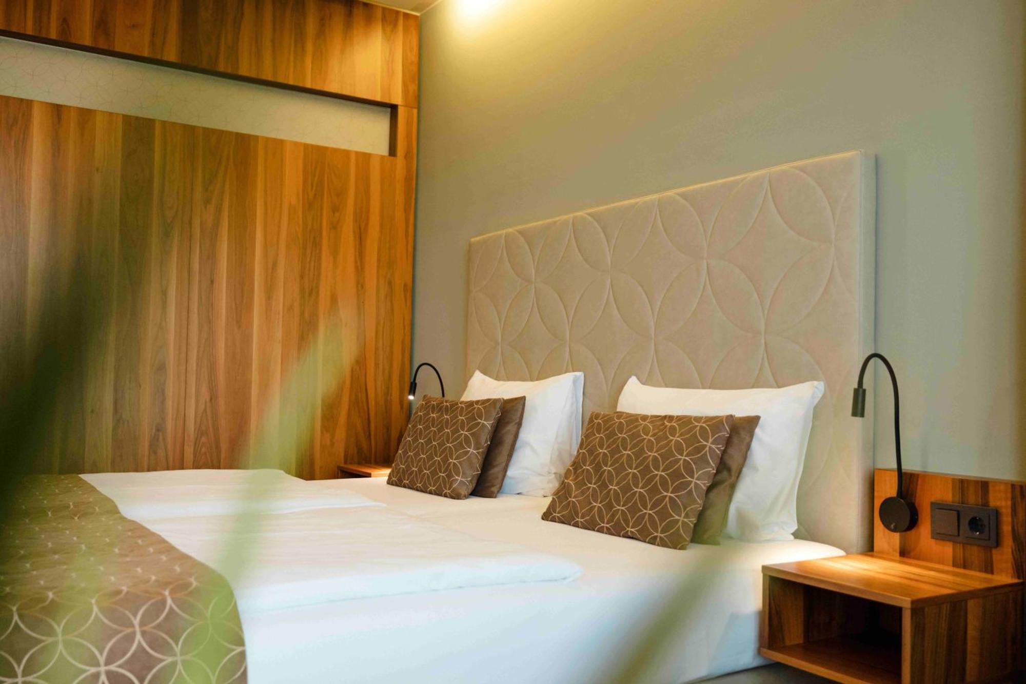 Therme Laa - Hotel & Silent Spa Laa an der Thaya Ngoại thất bức ảnh