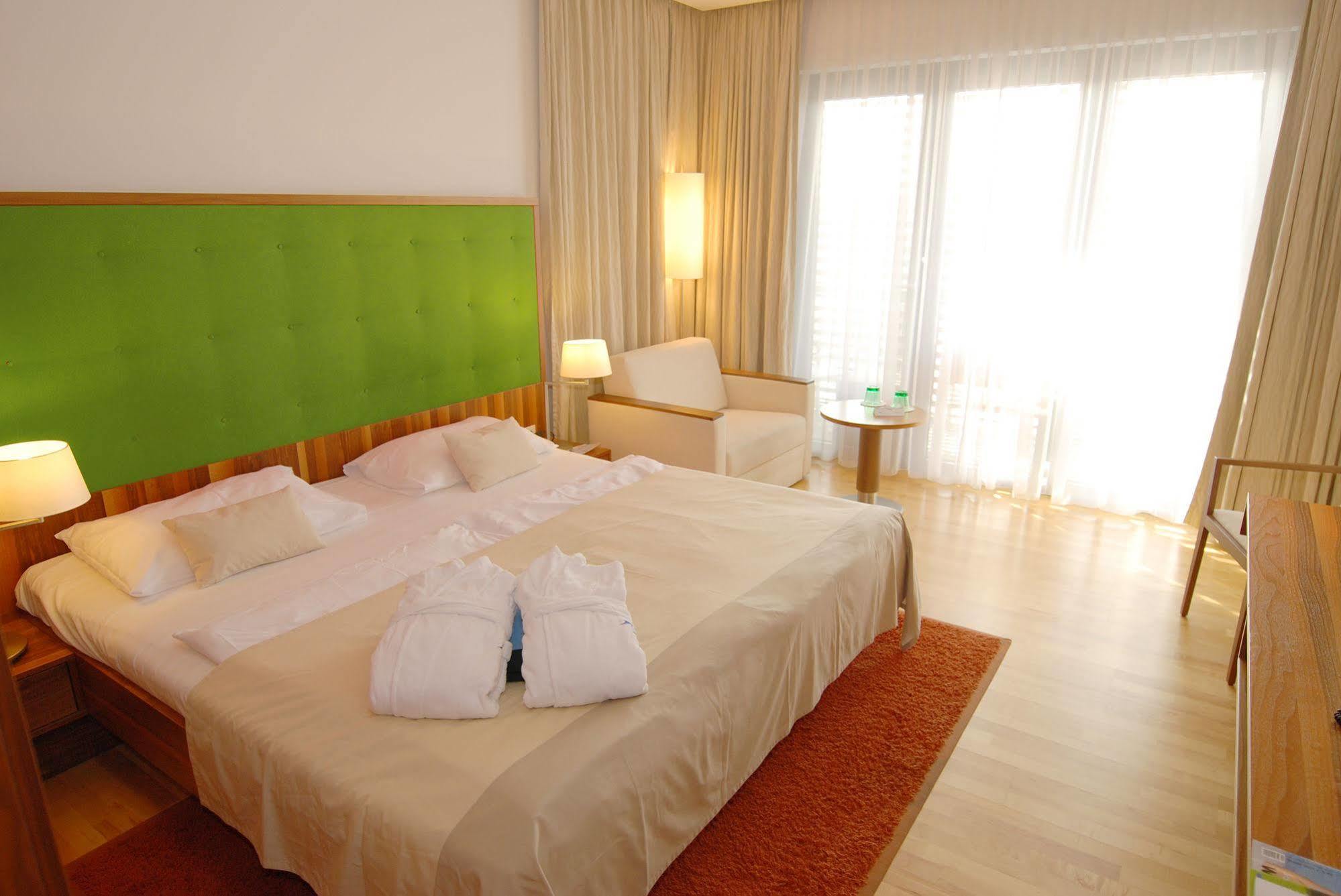Therme Laa - Hotel & Silent Spa Laa an der Thaya Ngoại thất bức ảnh
